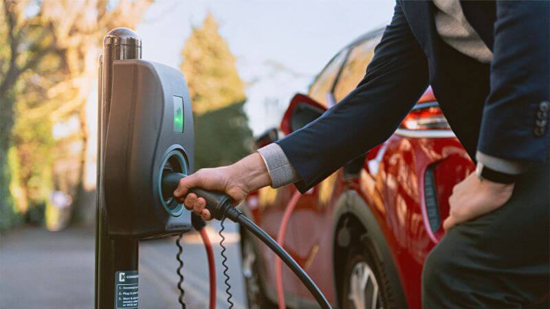 Connected Kerb and Showhouse are holding a roundtable event at the Emirates Stadium to help shape the future of EV charging.