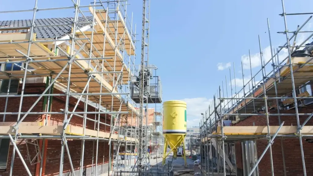 A report is urging the next government to end the decline in small sites gaining planning consent in order to build 1.5million homes by 2030.
