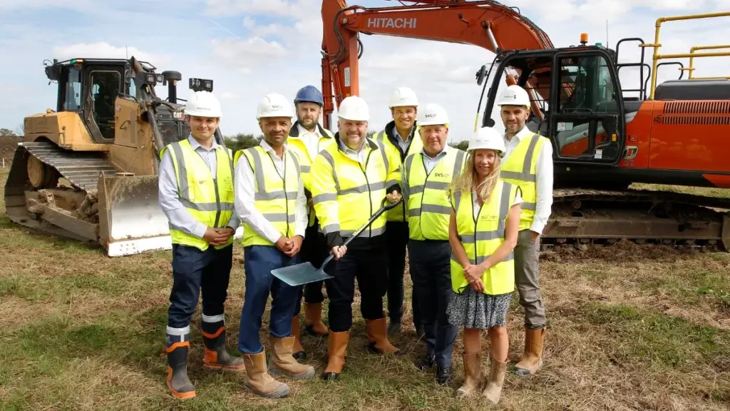 A breaking-ground ceremony has been held to mark the start of construction work at a new village of up to 2,500 homes on the edge of Swindon.