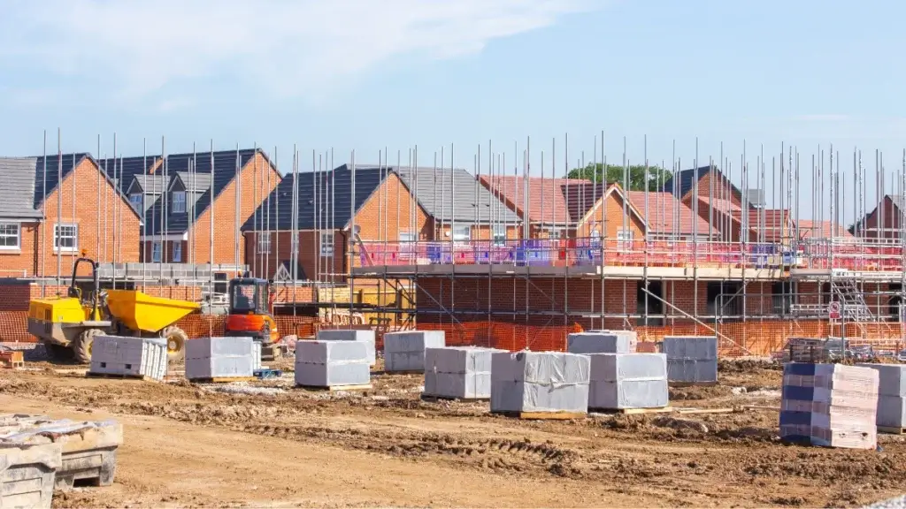 The HBF's latest Housing Pipeline Report reveals that the number of units and sites gaining planning approval has fallen sharply again.