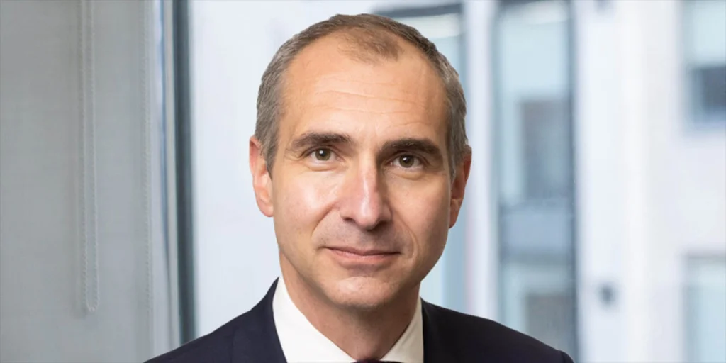 Sebastian Wallis, Newmark