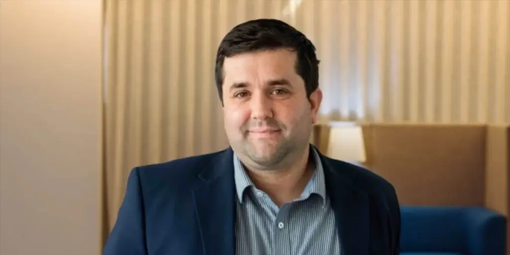 Liam Mullans, Hampshire Trust Bank