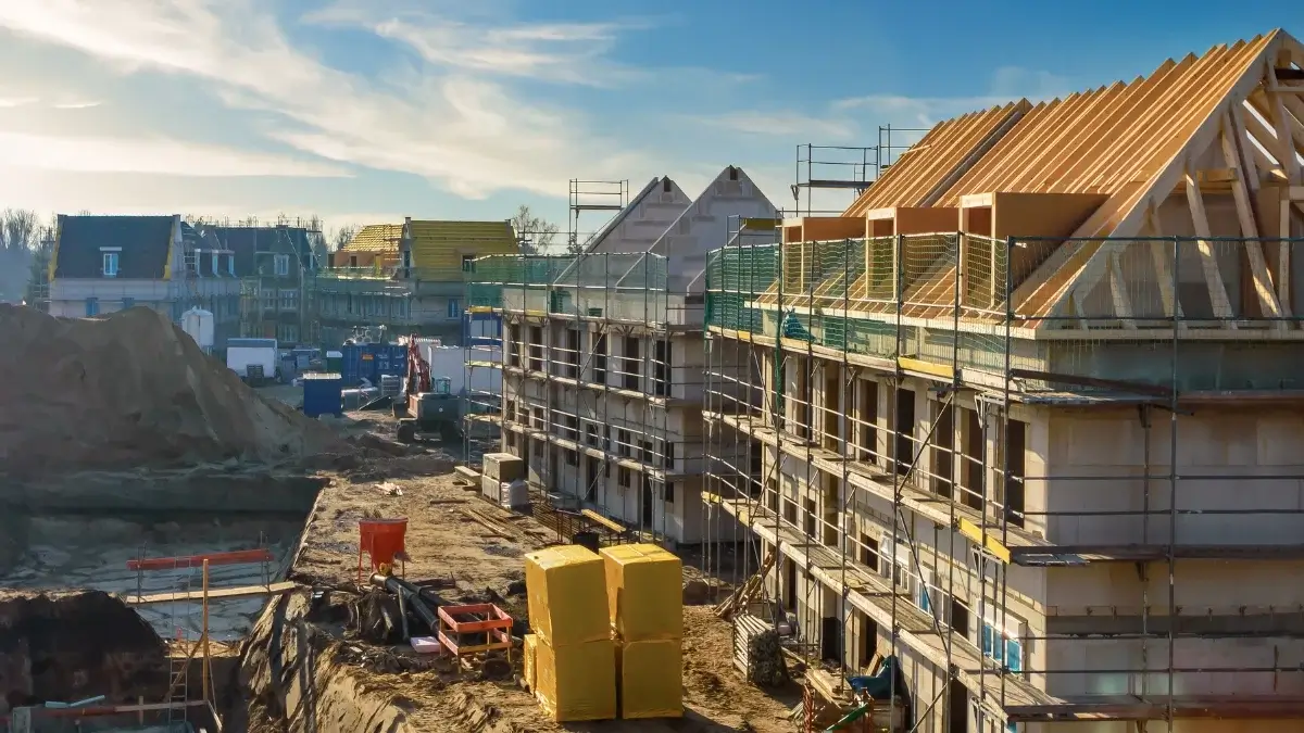 Homes England has announced its highest number of completions for six years in 2025/26, but still fell short of the latest government target.
