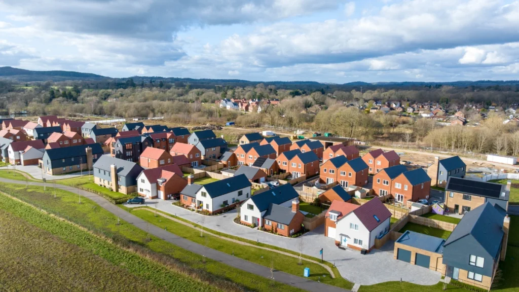 MERA Investment Management has announced a joint venture with Nicholas King Homes to support the delivery of 110 new homes in Surrey.