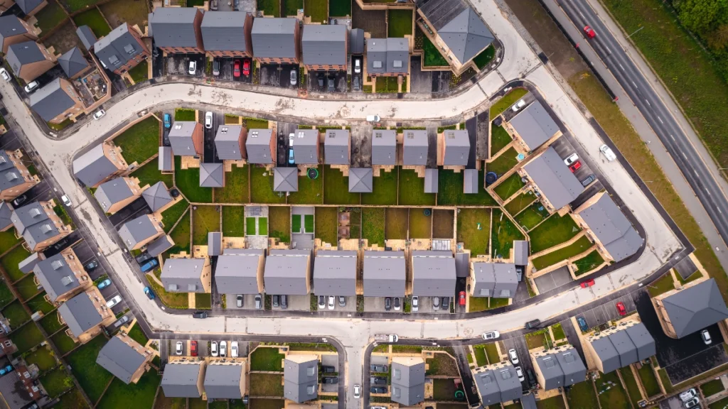 The Housing Finance Corporation has agreed a £100million facility with Newlon Housing Trust, the first under its new multi-vehicle structure.