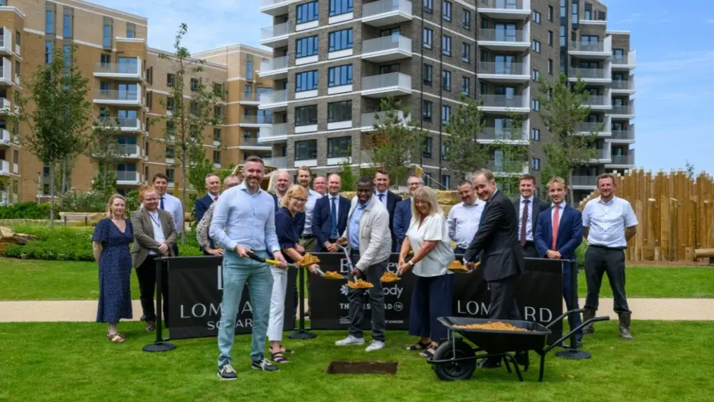 Berkeley and Peabody have marked the completion of their first 733 private and affordable homes at Lombard Square in West Thamesmead.