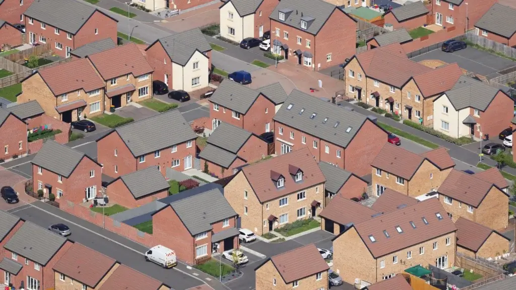 The number of new build housing developments coming to market is at its lowest level since 2017, according to new analysis from Rightmove.