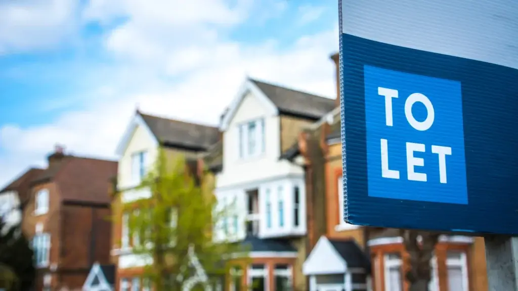 Rent growth is set to rise by up to 5% by the end of the year as rental supply falls, according to Zoopla.